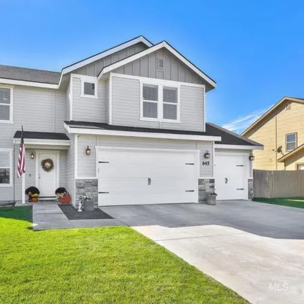 Buy this 5 bed house on 755 Southwest Josephine Street in Mountain Home, ID 83647