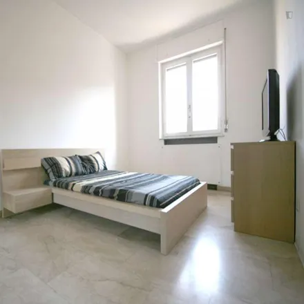 Rent this 6 bed room on Via Sebenico in 14, 20124 Milan MI