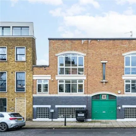 Buy this studio townhouse on Florence Mews in De Beauvoir Town, London