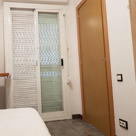 Rent this 5 bed room on Carrer de Padilla in 383, 08001 Barcelona