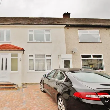 Rent this 3 bed house on Fletcher Road in London, IG7 4DX