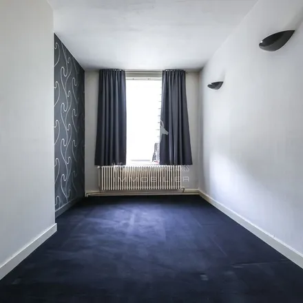 Rent this 3 bed apartment on RAVeL L112 in 6030 Charleroi, Belgium