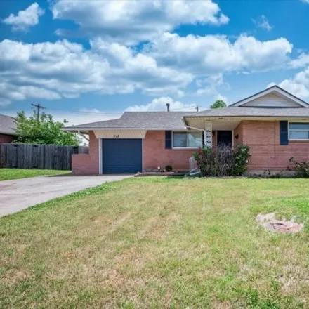 Buy this 3 bed house on 614 North Norman Avenue in Moore, OK 73160