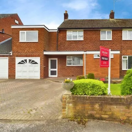 Buy this 5 bed house on Eccleston Park Tennis Club in Beech Avenue, St Helens