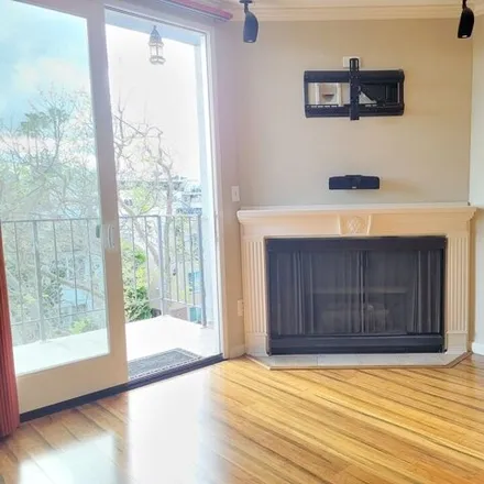 Image 4 - 476 South Maple Drive, Beverly Hills, CA 90212, USA - Condo for rent