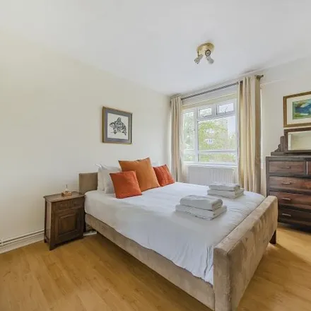 Rent this 2 bed apartment on Fernwood in Albert Drive, London