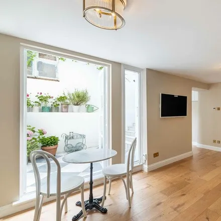 Rent this 1 bed apartment on 228 Ladbroke Grove in London, W10 5LT