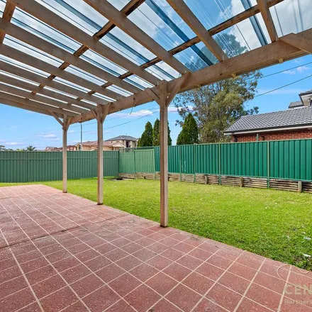 Image 3 - Weeroona Road, Edensor Park NSW 2176, Australia - Apartment for rent