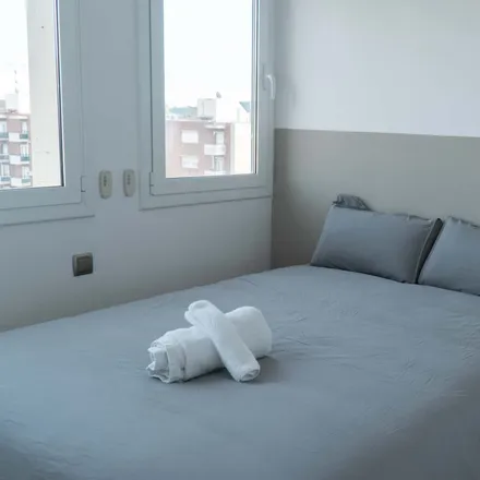 Rent this 6 bed room on Parròquia de Santa Tecla in Avinguda de Madrid, 08001 Barcelona