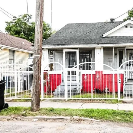 Buy this 3 bed house on 1719 Eagle Street in New Orleans, LA 70118