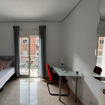 Rent this 5 bed room on Madrid in Calle de Antonio López, 158