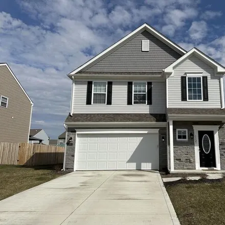 Buy this 3 bed house on unnamed road in London, OH 43140