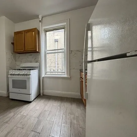 Image 5 - 43-21 56th St Apt 44, New York, 11377 - Apartment for rent