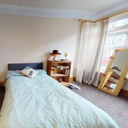 Rent this 6 bed townhouse on Back Manor Drive in Leeds, LS6 1GH