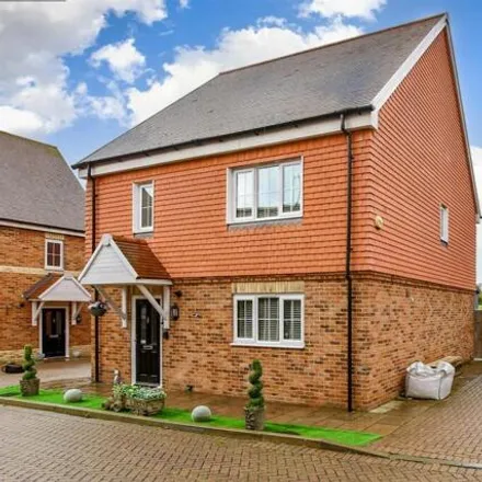 Buy this 4 bed house on Lodge Close in Maidstone, ME16 0ZY