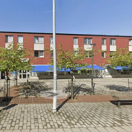 Rent this 3 bed apartment on Trollhätteleden in 445 52 Surte, Sweden