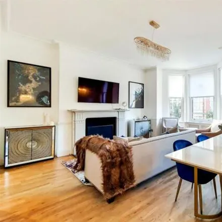 Rent this 2 bed room on 4 Windmill Hill in London, NW3 6RU