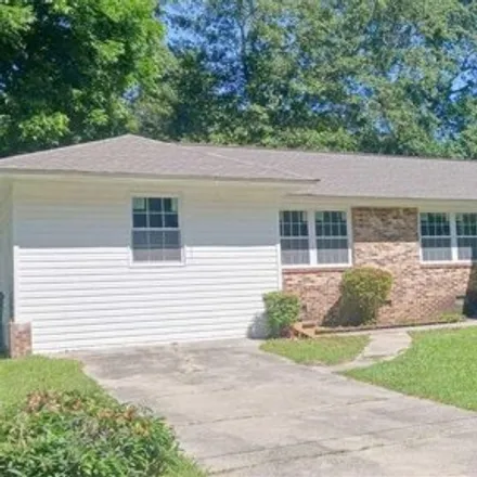 Buy this 3 bed house on Oak Street in Cheraw, SC 29520