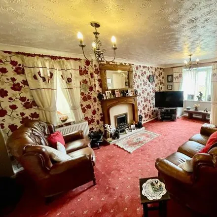 Image 6 - Orchard Croft, Dodworth, S75 3QY, United Kingdom - House for sale