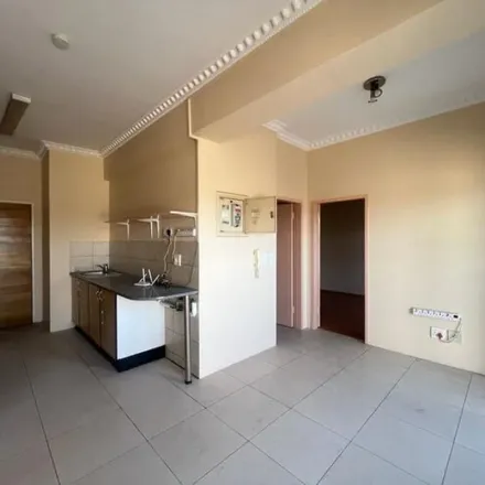 Rent this 2 bed apartment on Standard Bank in Kingsway Avenue, Rossmore