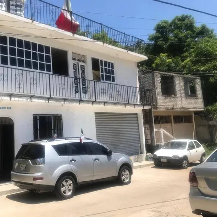 Buy this studio house on Avenida Flamingos in Fraccionamiento Las Playas, 39300 Acapulco