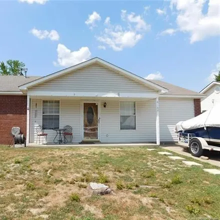 Buy this 3 bed house on 816 Cowell Street in Claremore, OK 74017