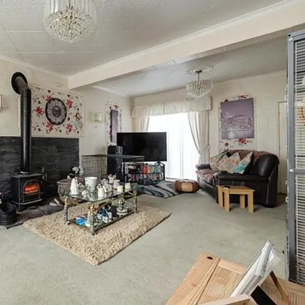 Image 7 - The Hall Close, Middlesbrough, TS7 9BY, United Kingdom - Townhouse for sale