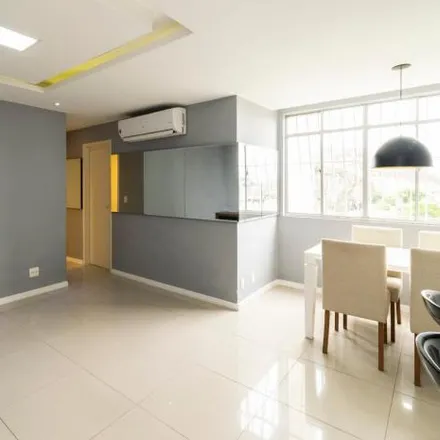 Buy this 2 bed apartment on Rua Desembargador Mário Fernandes Pinheiro in Engenhoca, Niterói - RJ