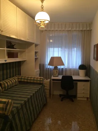 Image 1 - Calle Gustavo Bacarisas, 2, 41010 Seville, Spain - Room for rent