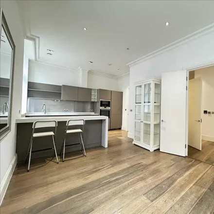 Image 3 - Sterling Mansions, 75 Leman Street, London, E1 8EY, United Kingdom - Apartment for rent