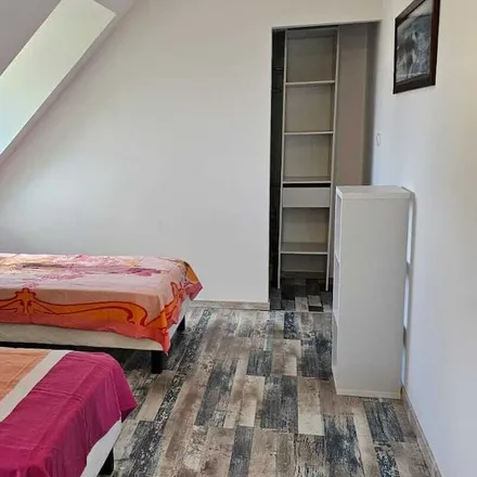 Rent this 5 bed house on 22470 Plouézec