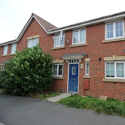 Rent this 2 bed townhouse on Hoval in King's Sconce Avenue, Newark on Trent