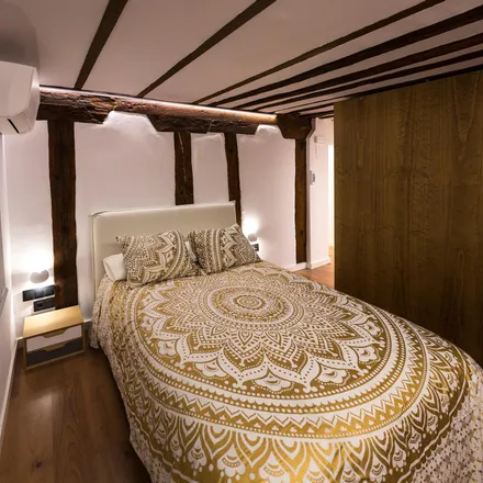 Rent this 1 bed apartment on Madrid in Café Doré, Calle de la Torrecilla del Leal