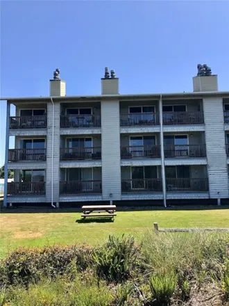 Image 3 - The Nautilus Condos, 835 Ocean Shores Boulevard Northwest, Ocean Shores, Grays Harbor County, WA 98569, USA - Condo for sale