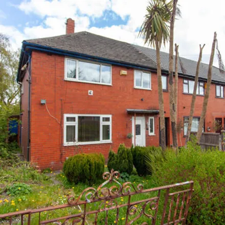 Buy this 3 bed townhouse on Colchester Avenue in Bolton, BL2 5AQ
