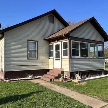 Buy this 2 bed house on 265 South Pine Street in Plainview, NE 68769