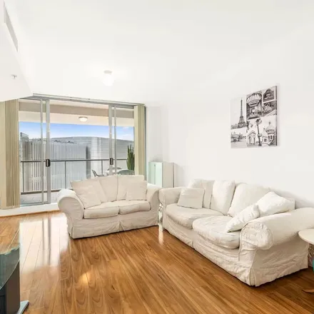 Rent this 1 bed apartment on Ming's Seafood in Endeavour Street, Sydney NSW 2067