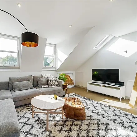 Rent this 2 bed apartment on 137 Walm Lane in London, NW2 3BU