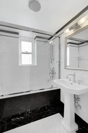 Image 9 - 205 E 63rd St Apt 19A, New York, 10065 - Apartment for sale