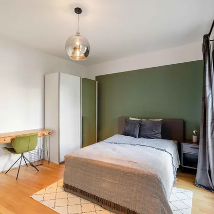 Rent this 4 bed apartment on Hummus Witz in Blücherstraße 37, 10961 Berlin