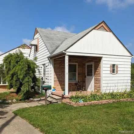Buy this 3 bed house on 33491 Otto Avenue in Fraser, MI 48026