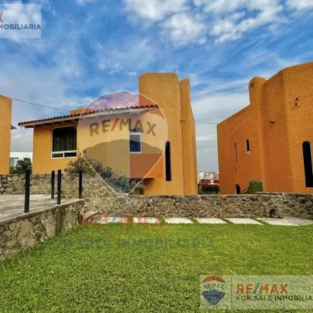 Buy this 4 bed house on Loma Bonita Poniente in Lomas de Tzompantle, 62130 Cuernavaca