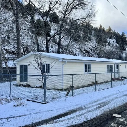 Buy this studio apartment on 479 Southwest Brent Drive in John Day, Grant County