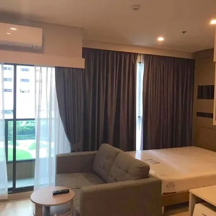 Rent this 1 bed apartment on Circle Condominium in Phetchaburi Road, Ratchathewi District