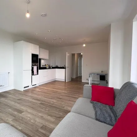Rent this 3 bed apartment on Diageo plc in Lakeside Drive, London