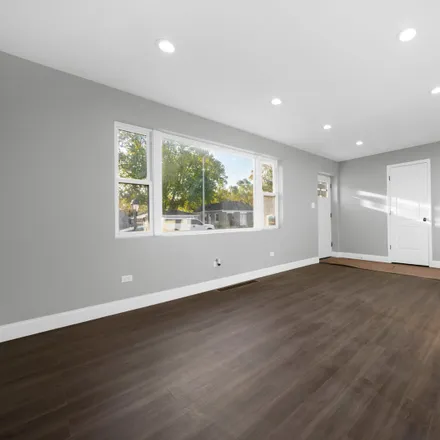 Image 2 - 1212 Lincoln Avenue, Chicago Heights, IL 60411, USA - House for sale