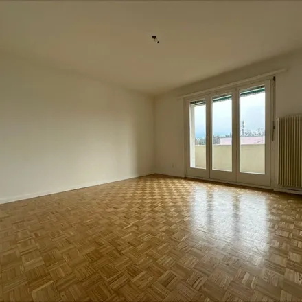 Image 2 - Neuweg 6, 5605 Dottikon, Switzerland - Apartment for rent