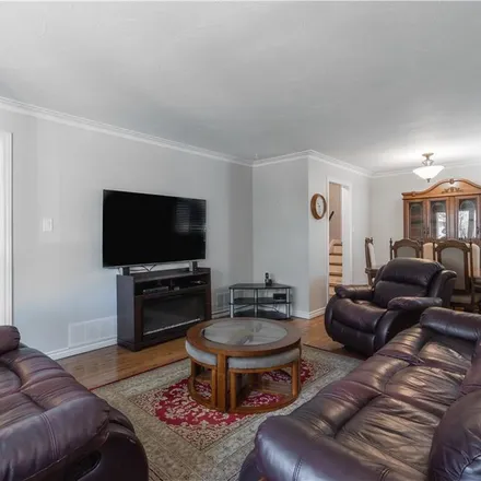 Rent this 3 bed apartment on 355 Melores Drive in Burlington, ON L7L 6W5
