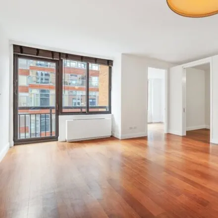 Image 2 - Liberty View Suites, 99 Battery Place, New York, NY 10280, USA - Condo for sale
