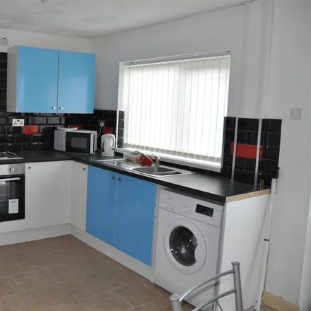 Image 3 - Queen's Park, Holyhead, LL65 1PP, United Kingdom - House for rent